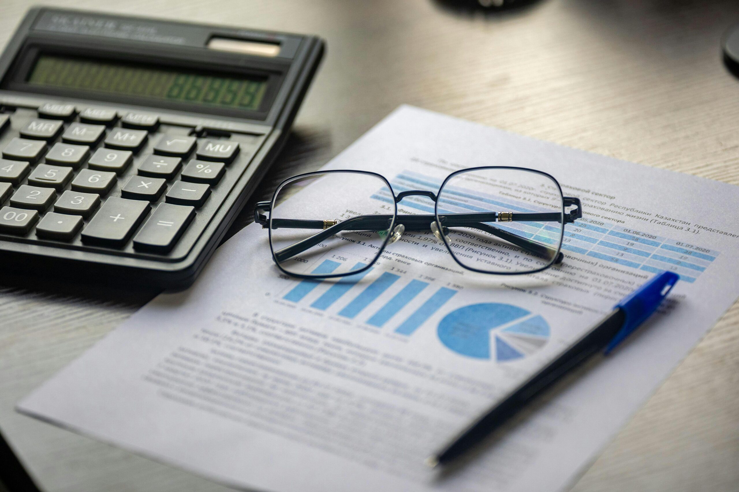 Помилковий переказ на карту: що робити та що каже суд